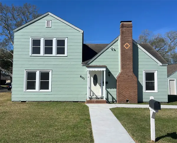 801 Avenue F, El Campo, TX 77437