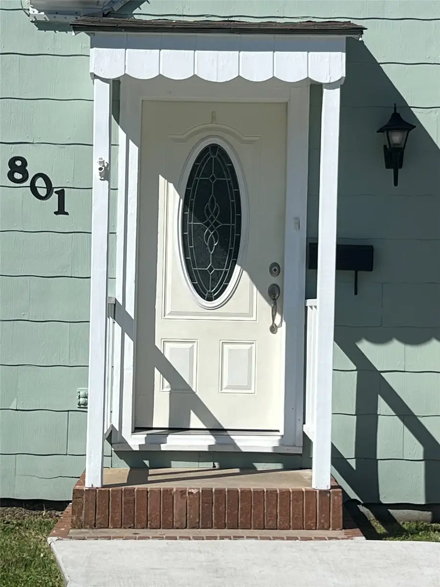 801 Avenue F, El Campo, TX 77437 - #2