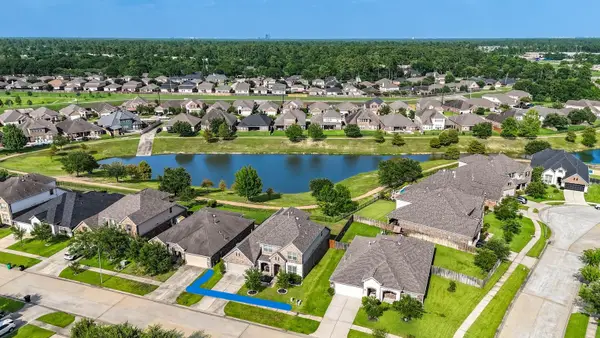 24506 Raven Cliff Falls Drive, Tomball, TX 77375