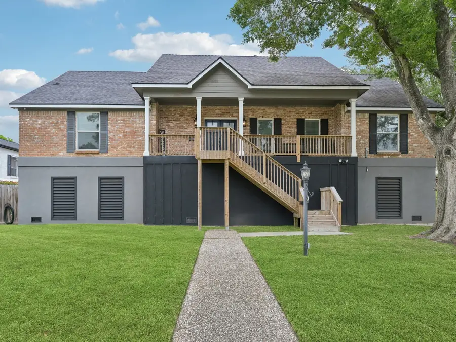 18611 Point Lookout Drive, Nassau Bay, TX 77058 - #2