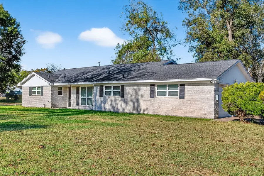 12430 Eiker Road, Brookside Village, TX 77581 - Image #2