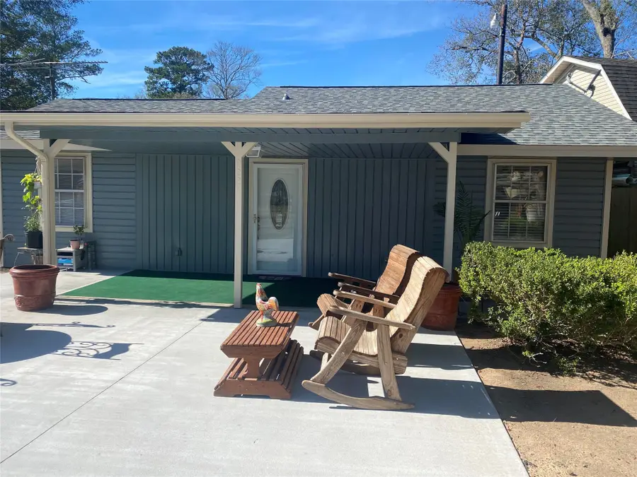 902 S Holly Avenue, Cleveland, TX 77327 - #2