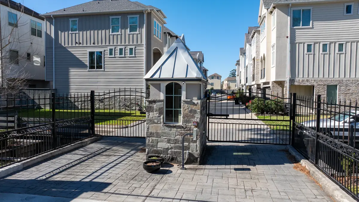 10918 Upland Retreat Drive, Houston, TX 77043 - Image #1