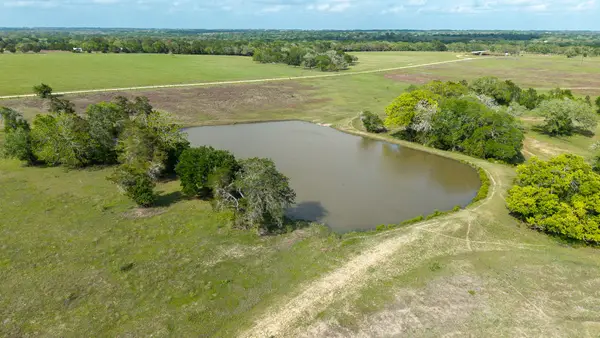 2745 Holub Road, Schulenburg, TX 78956