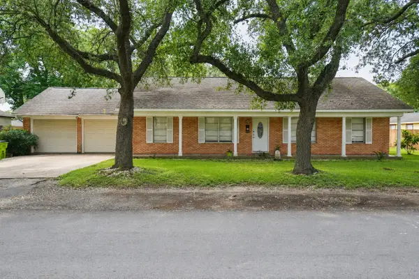 1211 Alamo Street, Rosenberg, TX 77471