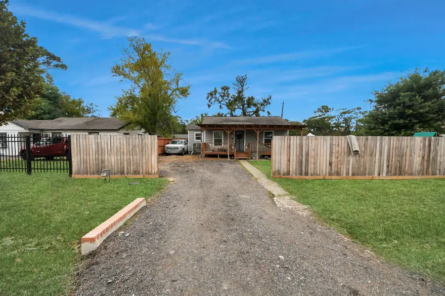 8125 Darlington Drive, Houston, TX 77028 - Image #2