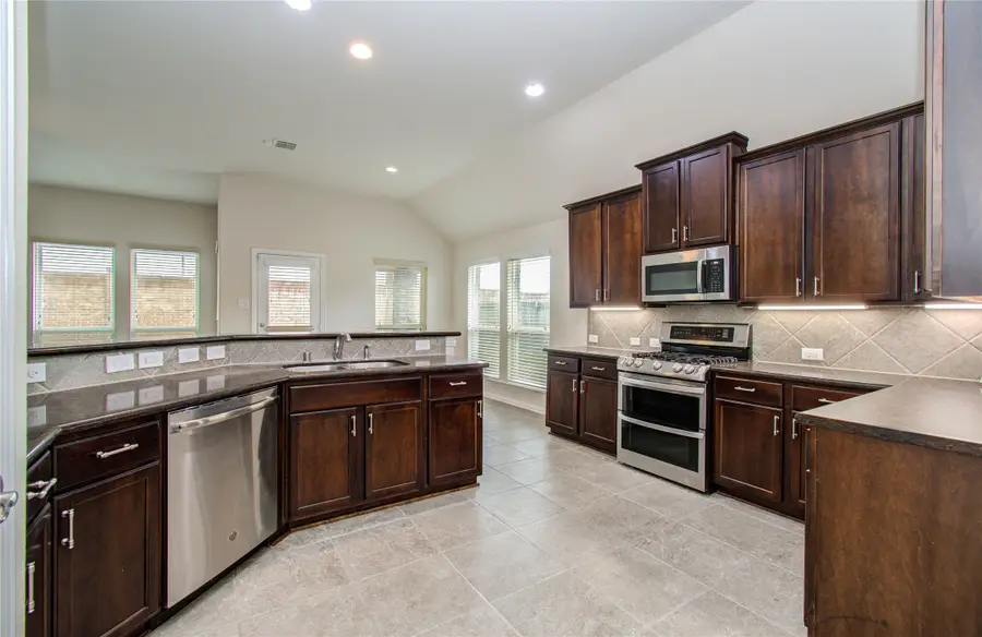 3322 Boomer Boulevard, Monterey Belvieu, TX 77523 - #2