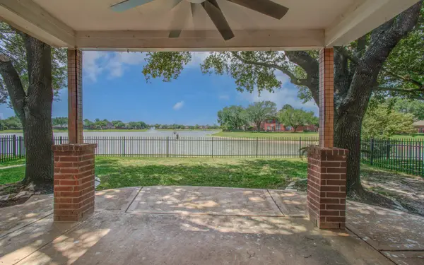 17515 S Summit Canyon Drive, Houston, TX 77095