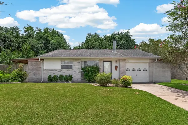 2811 Pheasant Creek Drive, Sugar Land, TX 77498