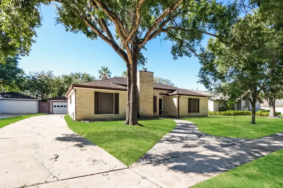 3815 Plum Hollow Drive, Houston, TX 77059 - Image #2