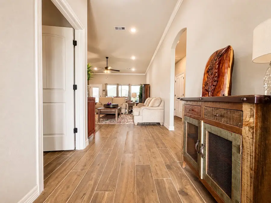 319 Yorktown Avenue, Clute, TX 77531 - #2