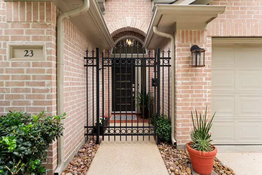 23 S Manorcliff Place, The Woodlands, TX 77382 - #3