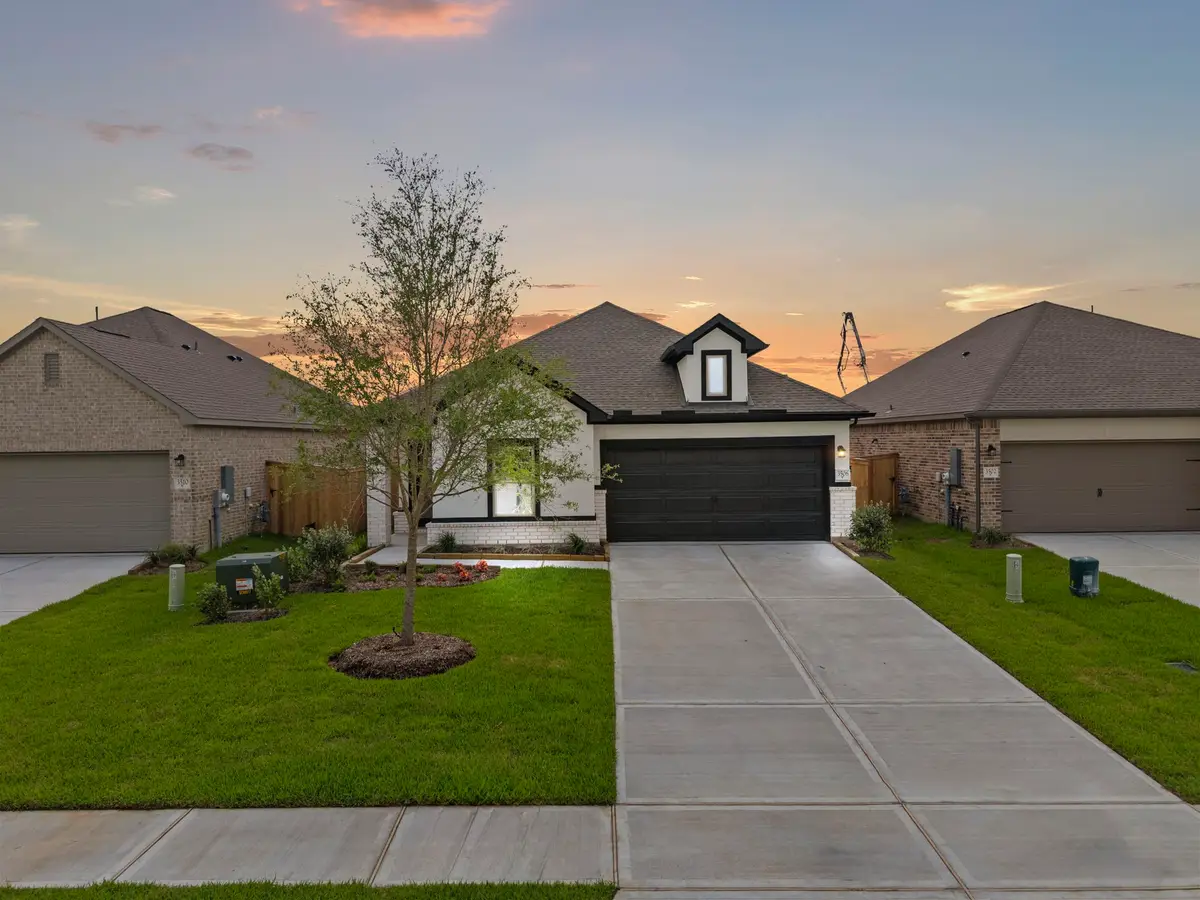 3506 Atlas Point Lane, Angleton, TX 77515 - #1