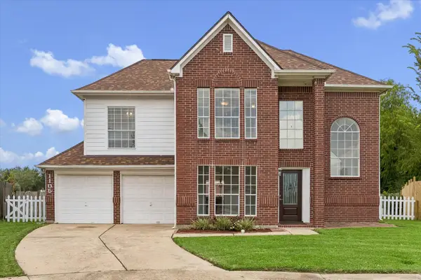 1105 Camelot Lane, Pearland, TX 77581