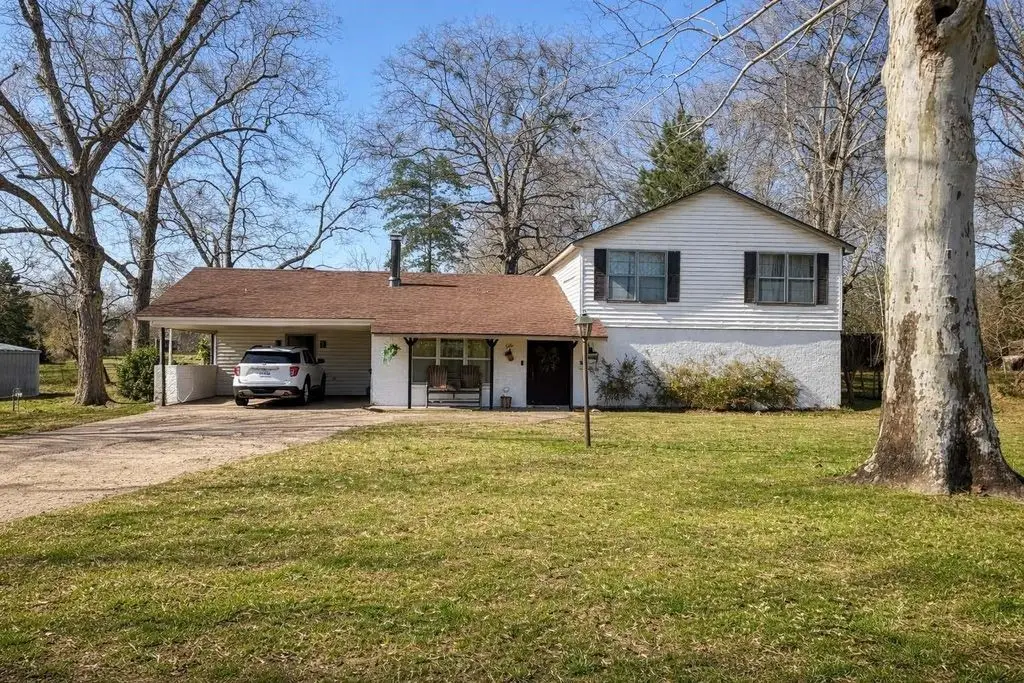 2500 E Houston Ave, Crockett, TX 75835 - #1