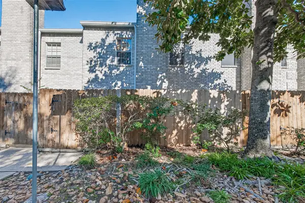 17645 Red Oak Drive #7645, Houston, TX 77090