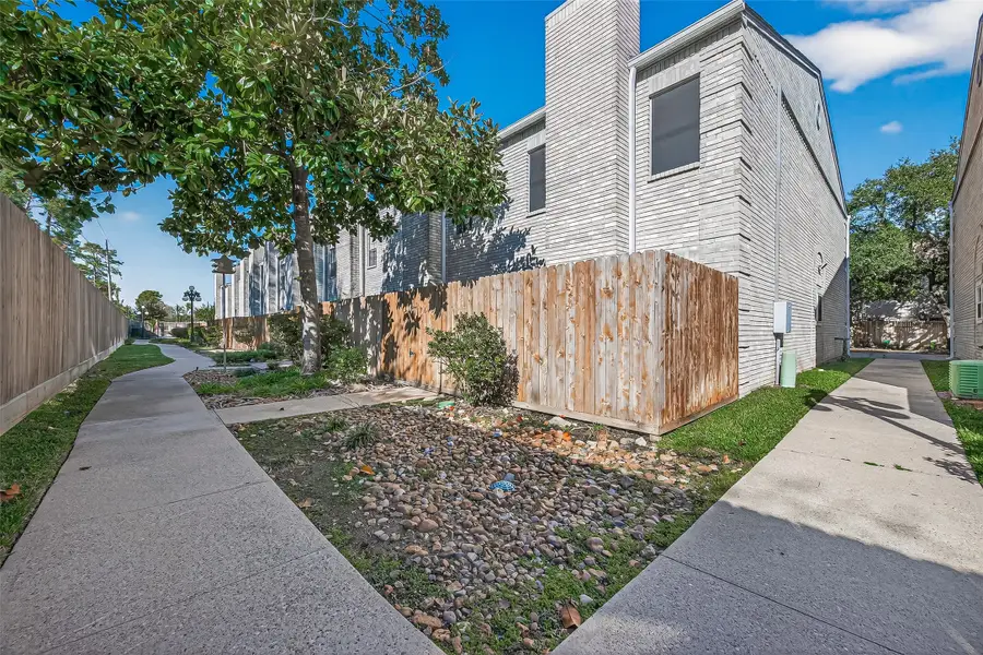 17645 Red Oak Drive #7645, Houston, TX 77090 - Image #3