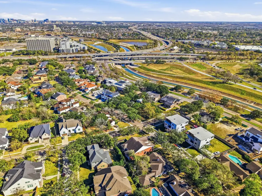 4823 Braesvalley Drive, Houston, TX 77096 - Image #2