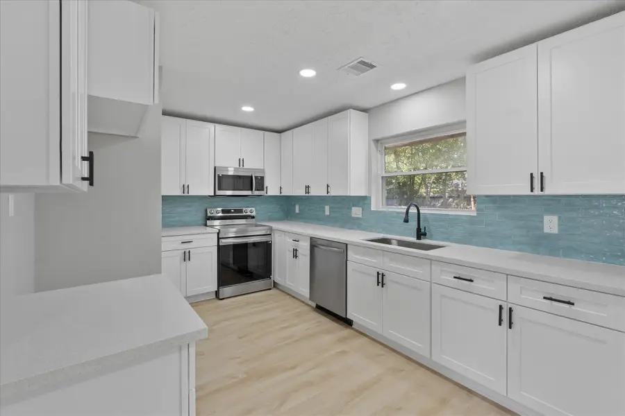 5531 Elm Tree Drive, Houston, TX 77048 - Image #2