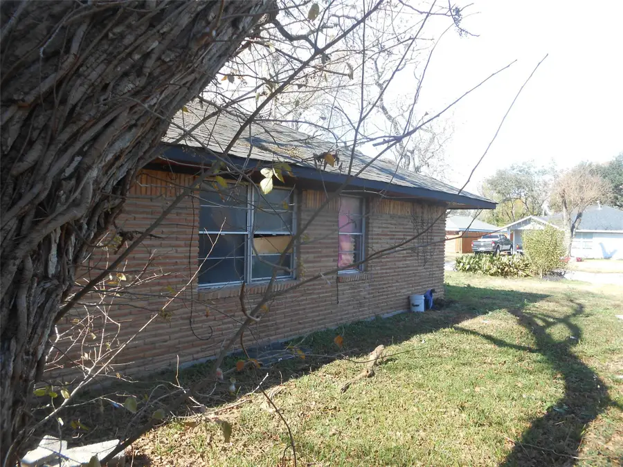 2711 S Knotty Oaks Trl Key, Houston, TX 77045 - Image #2