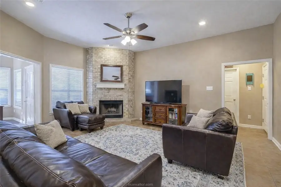 403 N N Coulter Drive, Bryan, TX 77803 - Image #3