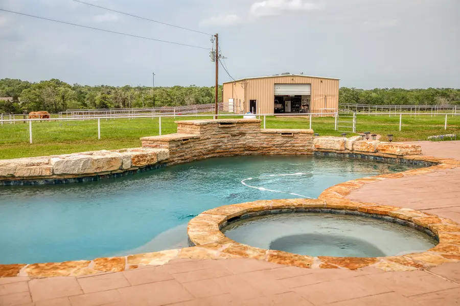 2204 Carter Rd, Bellville, TX 77418 - #3