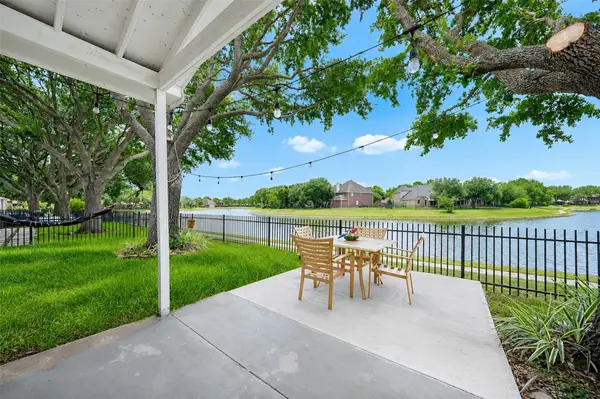 17435 S Summit Canyon Drive, Houston, TX 77095