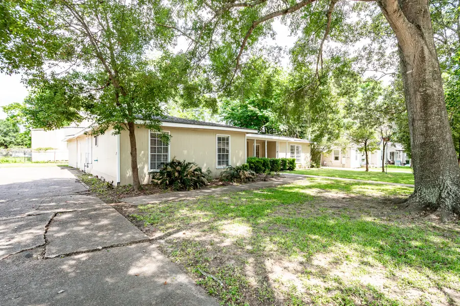 412 Kentucky Street, Liberty, TX 77575 - #2