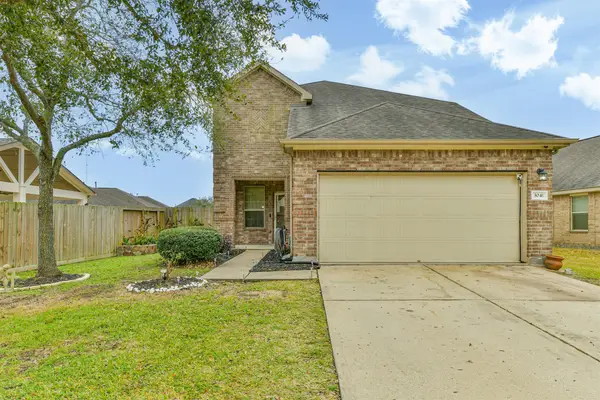 3041 Heather Grove Ln, Dickinson, TX 77539