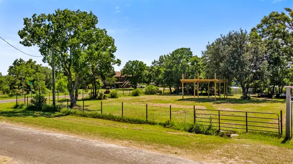 701 Stephenson Avenue, Anahuac, TX 77514