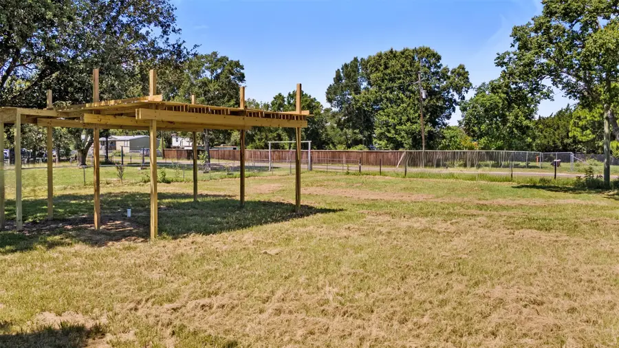 701 Stephenson Avenue, Anahuac, TX 77514 - #3