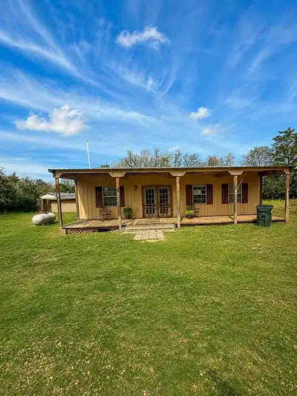 1007 Private Road 2002, Paige, TX 78659