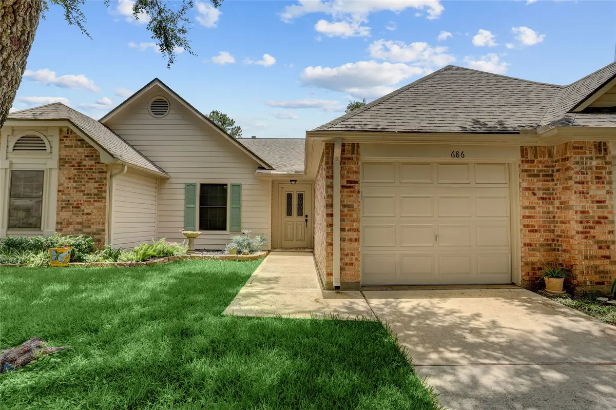 686 W Country Grove Circle, Pearland, TX 77584 - #1