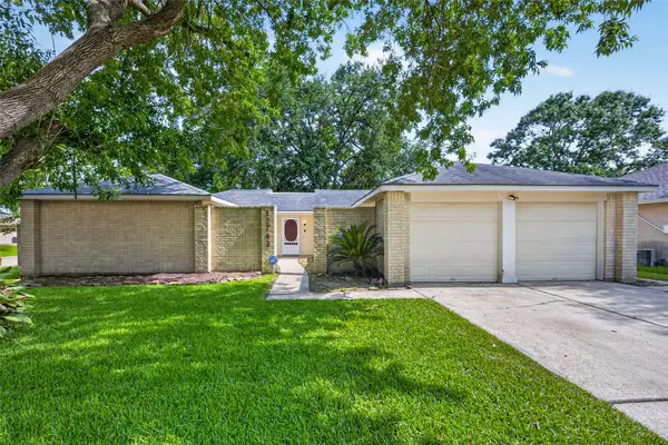 17742 Fife Lane, Webster, TX 77598