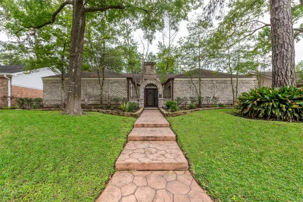 10007 Cedar Creek Drive, Houston, TX 77042