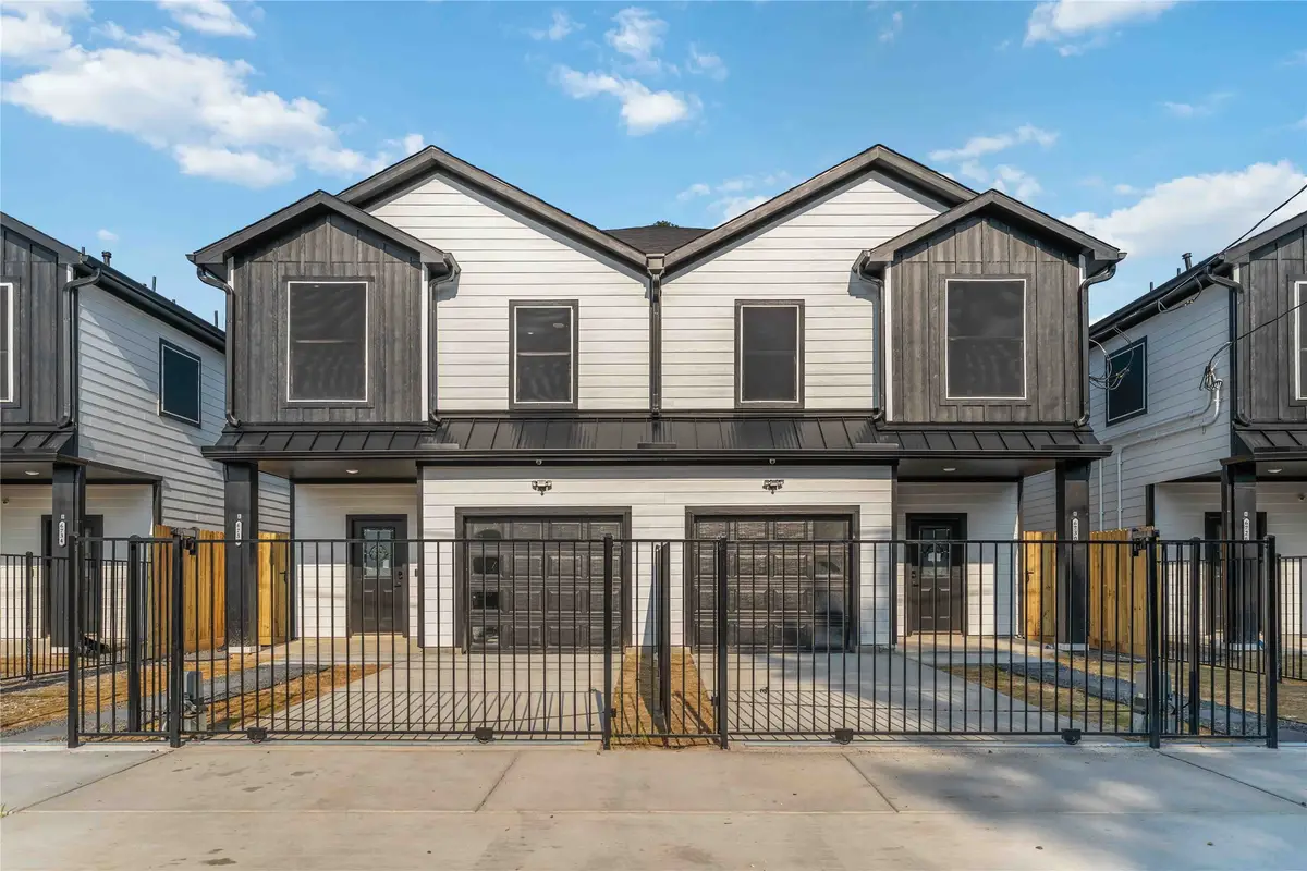 6736 Paris Street #A/B, Houston, TX 77021 - #1