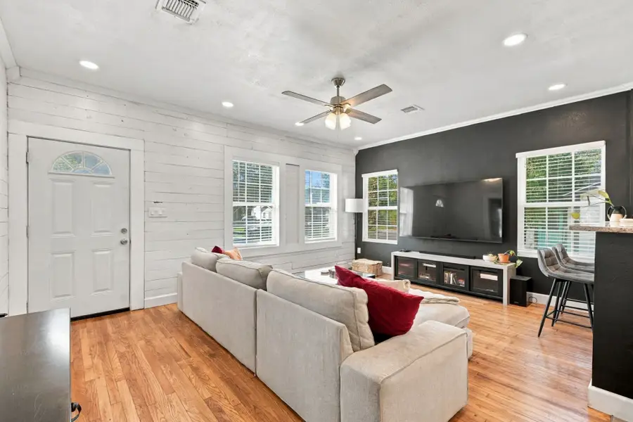 443 Haggin Street, San Antonio, TX 78210 - #3