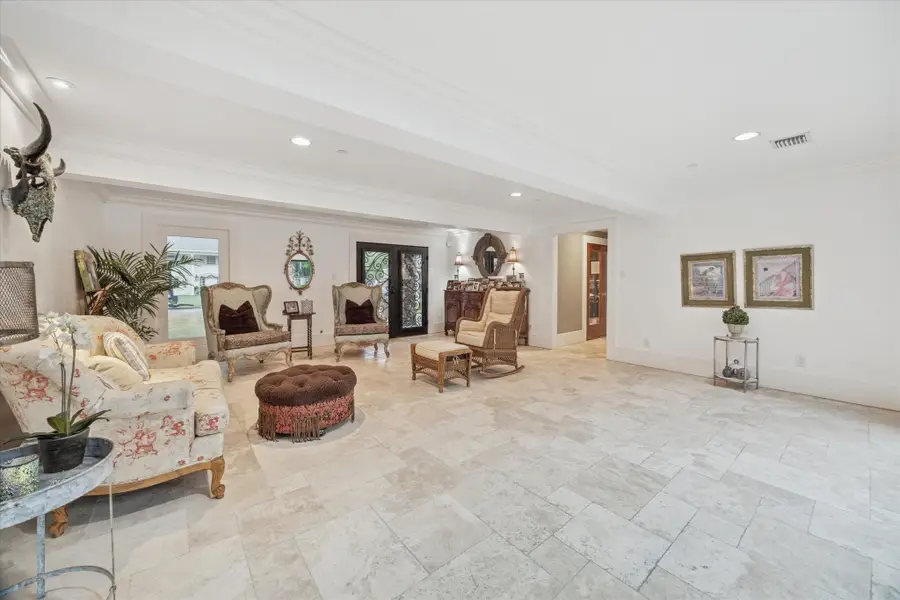 10611 Tarrington Drive, Houston, TX 77024 - Image #2