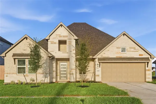 6102 Royal Palm Drive, Manvel, TX 77578