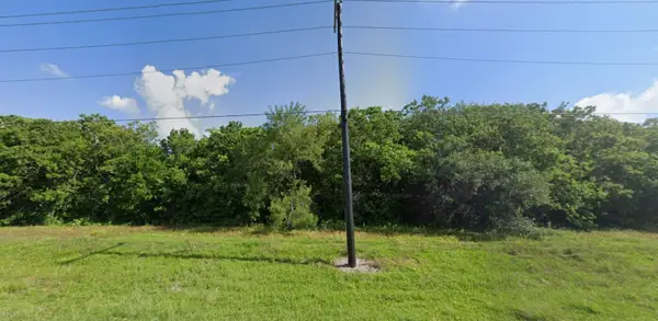 39 2nd Avenue N, Texas City, TX 77590