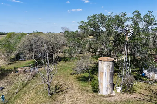 1037 County Road 340, Shiner, TX 77984