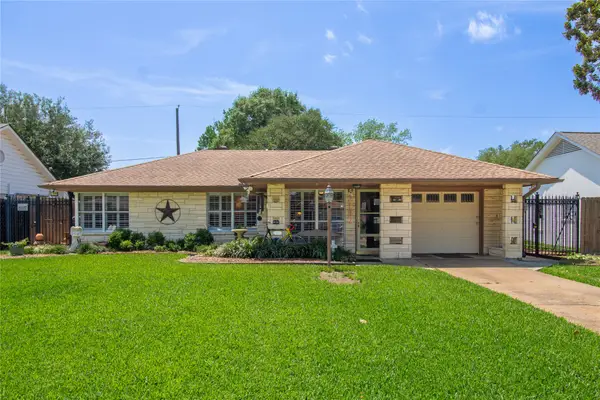 2107 Bron Holly Drive, Houston, TX 77018