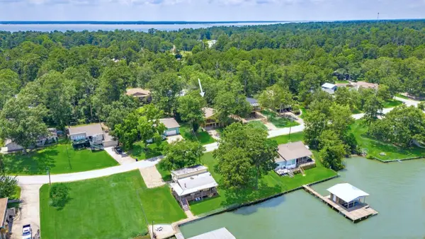 311 Harbor Drive, Onalaska, TX 77360