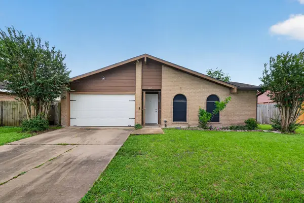 6447 W Fuqua Drive, Houston, TX 77489