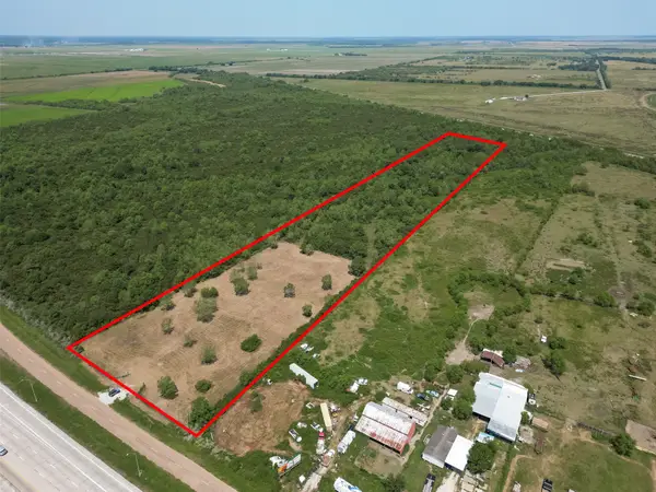 0 I10, Winnie, TX 77665