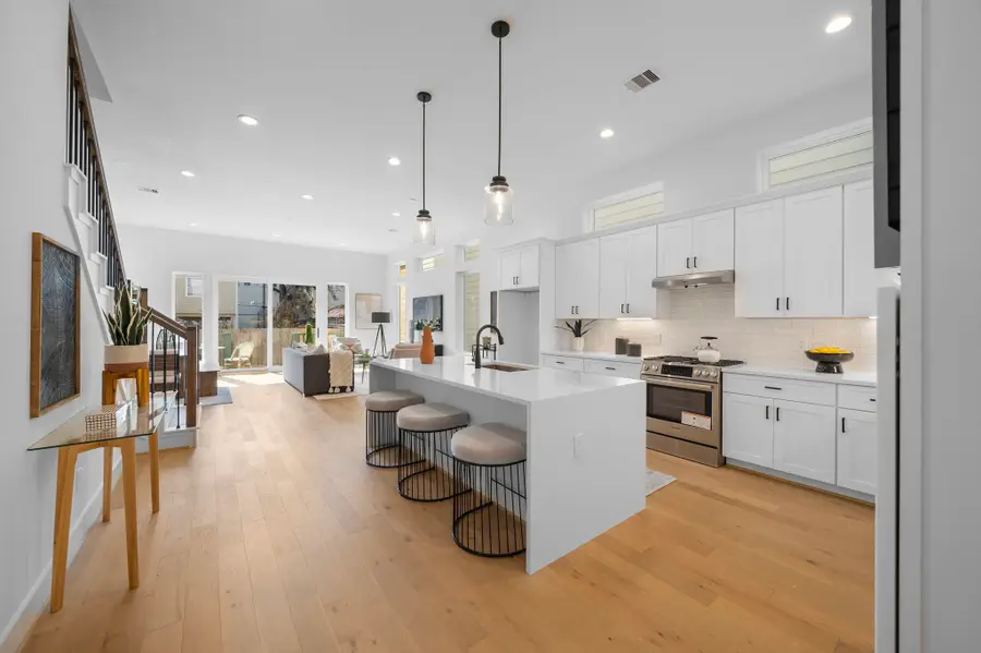 1524 W 21st St, Houston, TX 77008 - Image #2