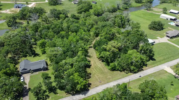 1126 Bronco Trail, Angleton, TX 77515