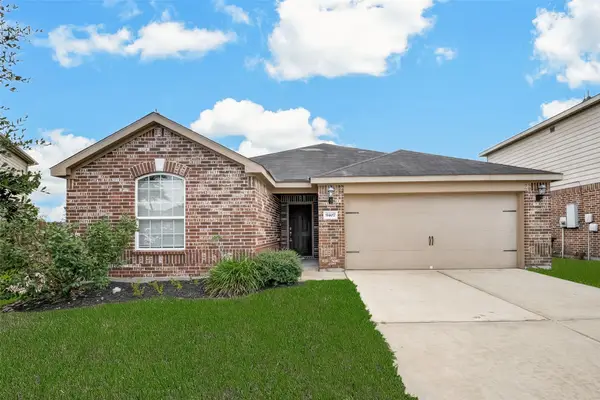 9407 Grand Spark Drive, Rosharon, TX 77583