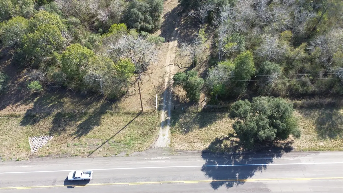 3514 Highway 90, Glidden, TX 78943 - Image #1