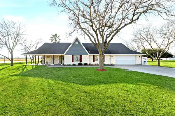 1840 Caroline Street, Dickinson, TX 77539